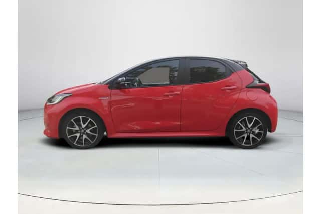 Toyota Yaris (2021) thumbnail 2