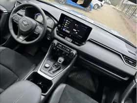 Toyota RAV4 (2024) thumbnail 9