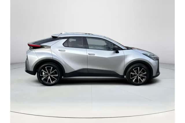 Toyota C-HR (2025) thumbnail 6