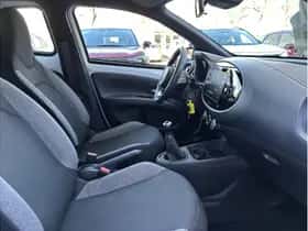 Toyota Aygo X (2025) thumbnail 16