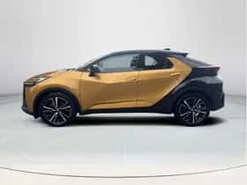 Toyota C-HR (2024) thumbnail 2