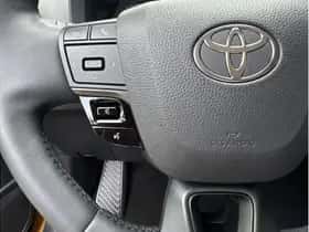 Toyota C-HR (2024) thumbnail 28