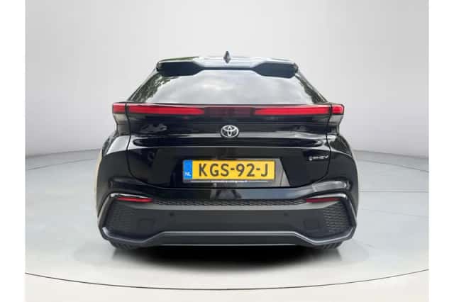 Toyota C-HR (2024) thumbnail 4