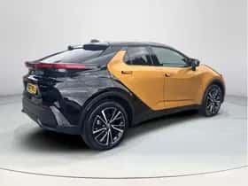 Toyota C-HR (2024) thumbnail 5