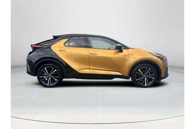 Toyota C-HR (2024) thumbnail 6