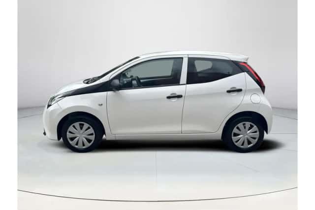Toyota Aygo (2020) thumbnail 2
