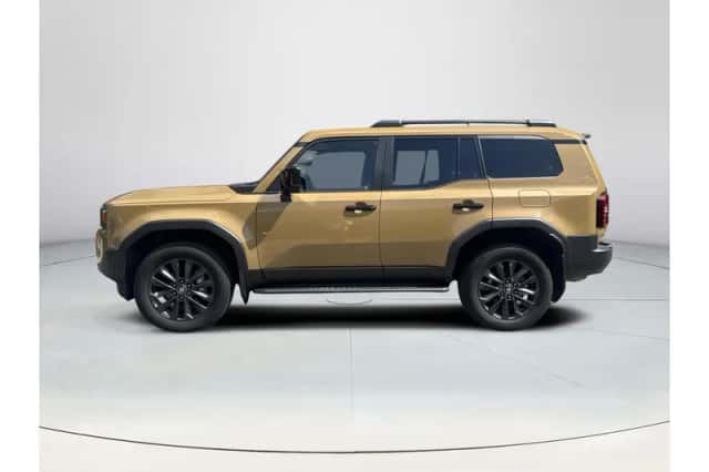 Toyota Land Cruiser (2025) thumbnail 2