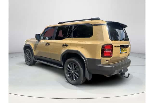 Toyota Land Cruiser (2025) thumbnail 3