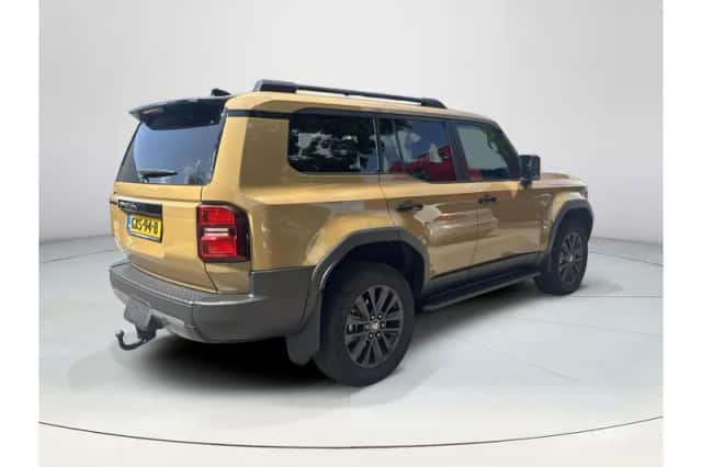 Toyota Land Cruiser (2025) thumbnail 5