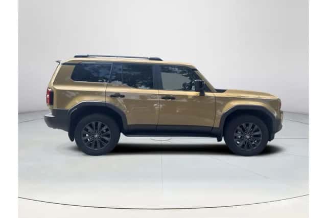 Toyota Land Cruiser (2025) thumbnail 6