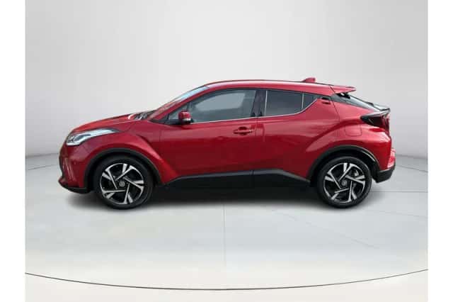 Toyota C-HR (2023) thumbnail 2