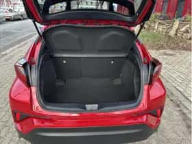 Toyota C-HR (2023) thumbnail 11