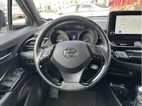 Toyota C-HR (2023) thumbnail 13