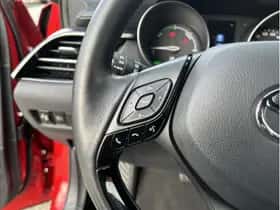 Toyota C-HR (2023) thumbnail 16