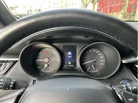 Toyota C-HR (2023) thumbnail 19