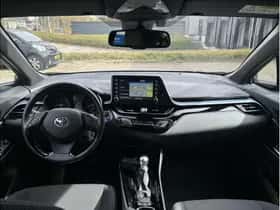 Toyota C-HR (2020) thumbnail 18