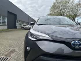 Toyota C-HR (2020) thumbnail 9