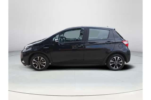 Toyota Yaris (2018) thumbnail 2