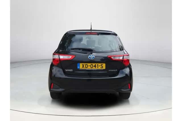 Toyota Yaris (2018) thumbnail 4