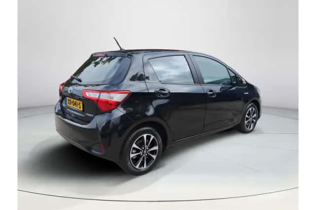 Toyota Yaris (2018) thumbnail 5