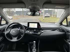 Toyota C-HR (2023) thumbnail 17