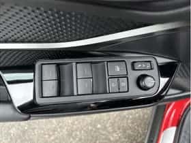 Toyota C-HR (2023) thumbnail 19