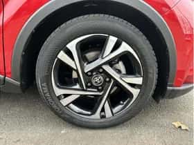 Toyota C-HR (2023) thumbnail 10