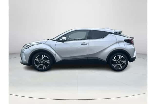Toyota C-HR (2023) thumbnail 2