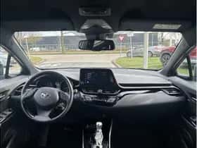 Toyota C-HR (2023) thumbnail 17