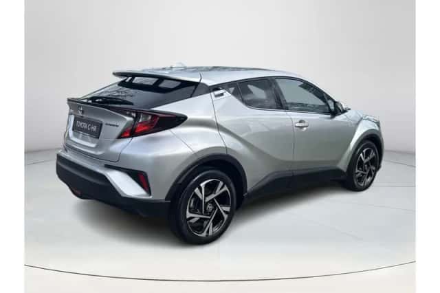 Toyota C-HR (2023) thumbnail 5
