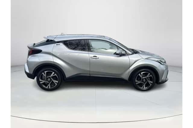 Toyota C-HR (2023) thumbnail 6