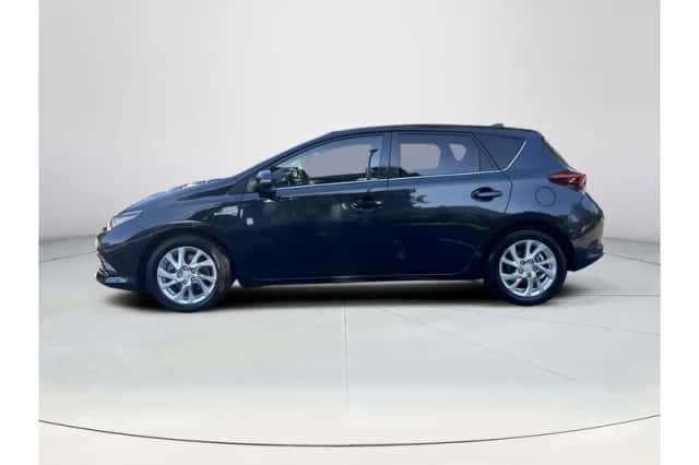 Toyota Auris (2015) thumbnail 2