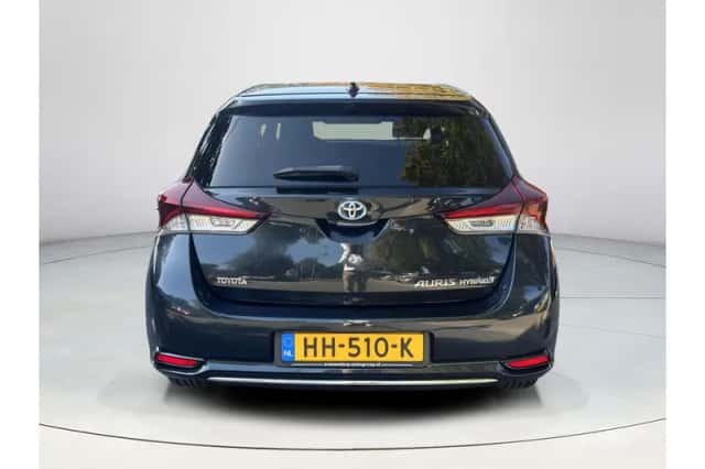 Toyota Auris (2015) thumbnail 4