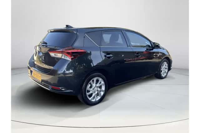 Toyota Auris (2015) thumbnail 5