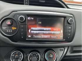 Toyota Yaris (2016) thumbnail 18