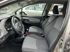 Toyota Yaris (2016) thumbnail 21