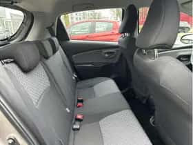 Toyota Yaris (2016) thumbnail 24