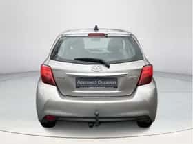 Toyota Yaris (2016) thumbnail 4