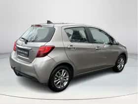 Toyota Yaris (2016) thumbnail 5