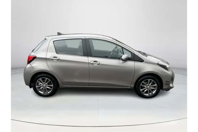 Toyota Yaris (2016) thumbnail 6