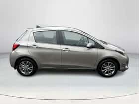 Toyota Yaris (2016) thumbnail 6