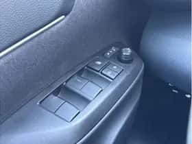 Toyota Yaris Cross (2025) thumbnail 25
