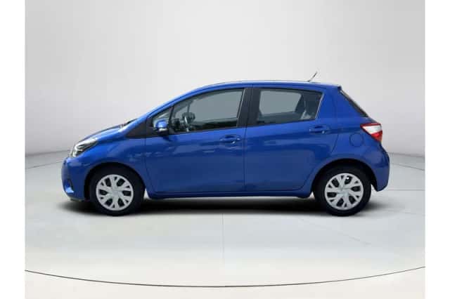 Toyota Yaris (2019) thumbnail 2