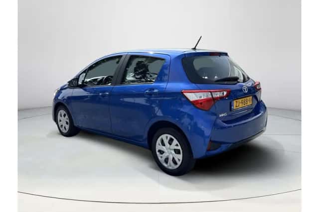 Toyota Yaris (2019) thumbnail 3