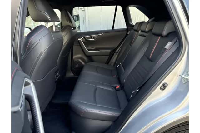Toyota RAV4 (2025) thumbnail 5
