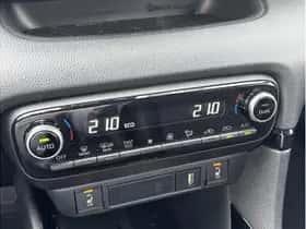 Toyota Yaris (2022) thumbnail 16