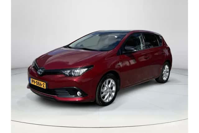 Toyota Auris (2017) thumbnail 1
