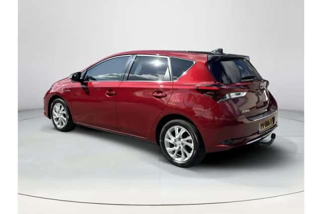 Toyota Auris (2017) thumbnail 3