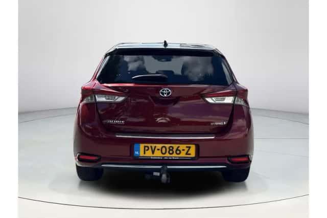 Toyota Auris (2017) thumbnail 5