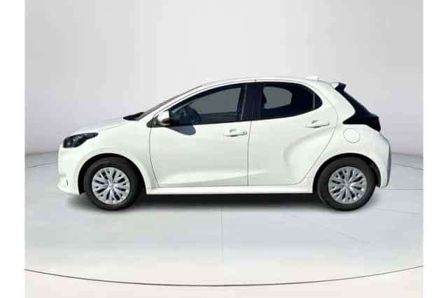 Toyota Yaris (2022) thumbnail 2